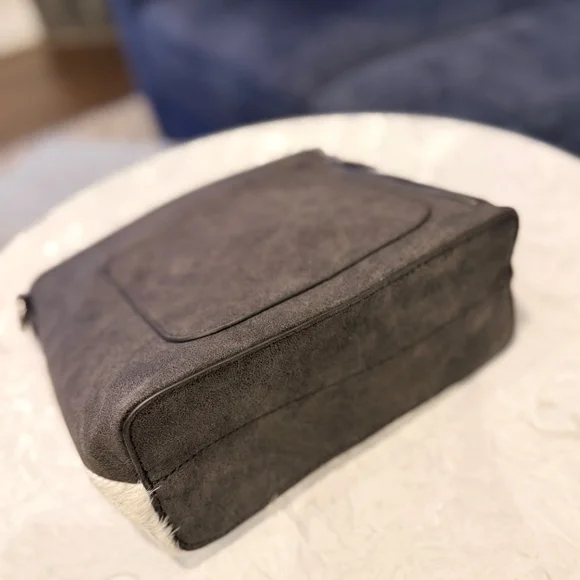 Trinity Ranch Western Hair-On Cowhide Concealed Carry Crossbody Black - Picture 4 of 6